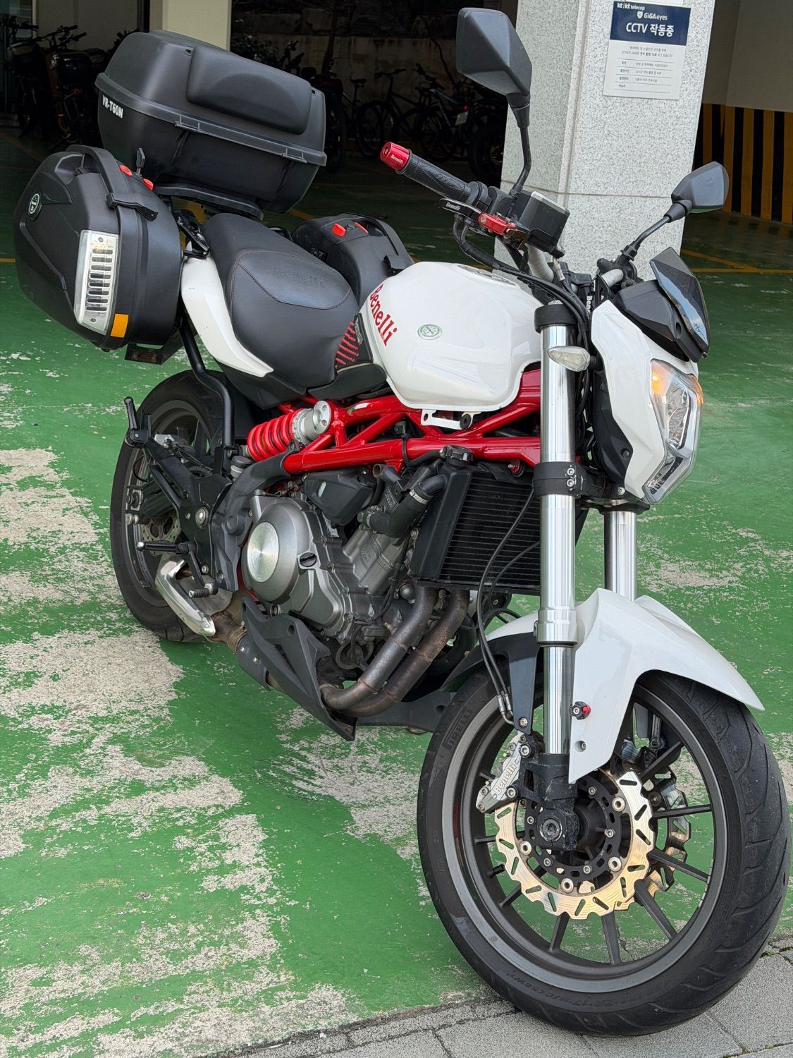 베넬리 TNT 300 ABS main