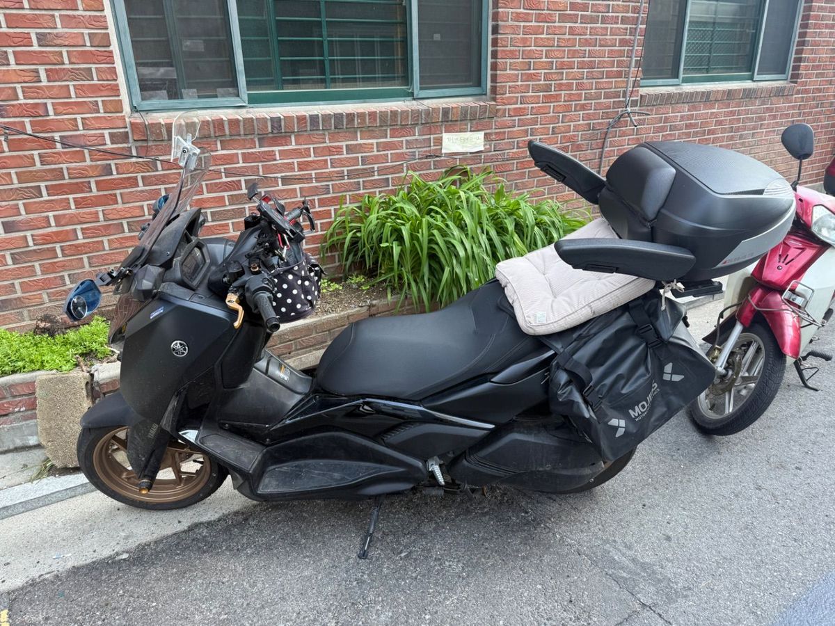 야마하 XMAX 300 ABS 5