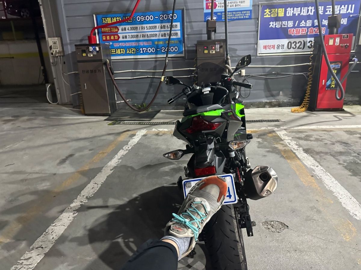 가와사키 닌자 400 ABS 4