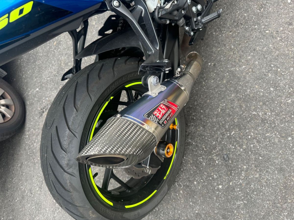 스즈키 GSX S 750 4