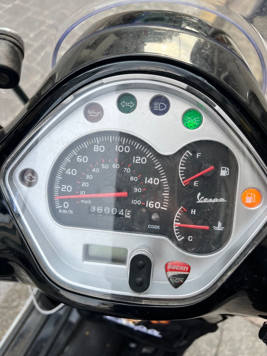베스파 GTS 300 슈퍼 thumb 2