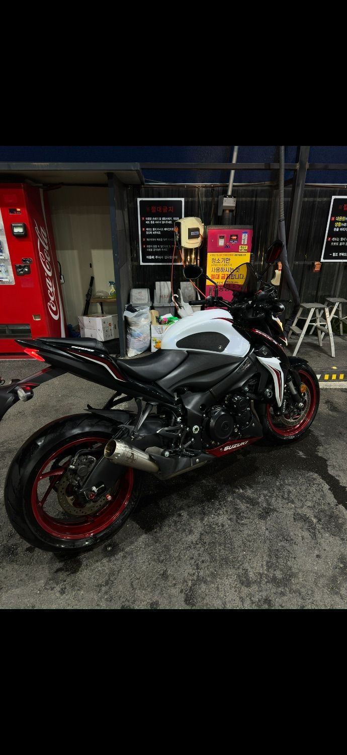 스즈키 GSX S 1000 4