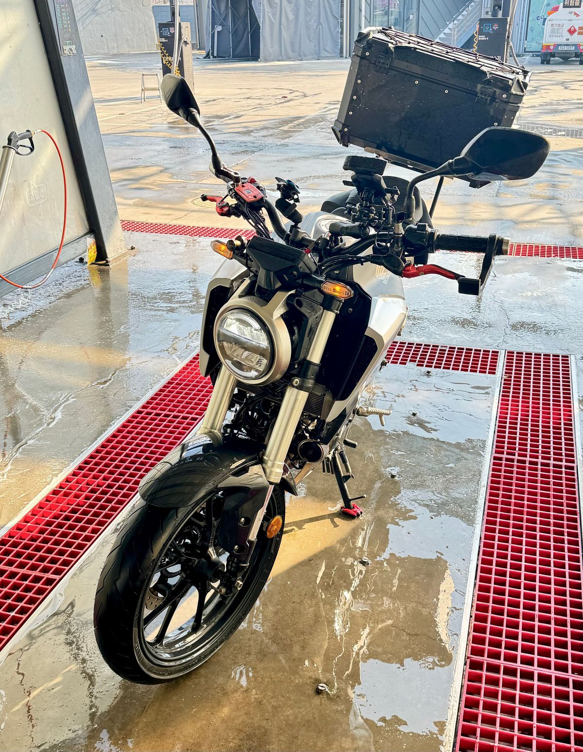 혼다 CB 125 R main