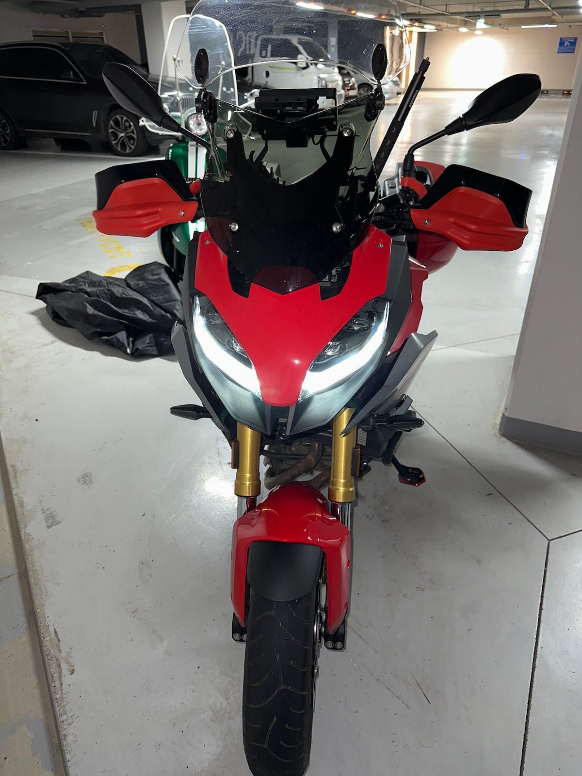 BMW F 900 XR more