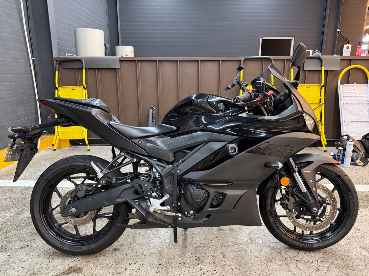 야마하 YZF R3 more