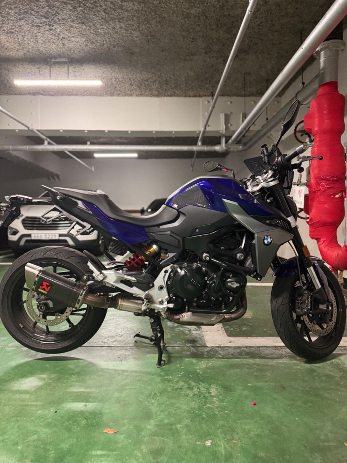 BMW F 900 R main