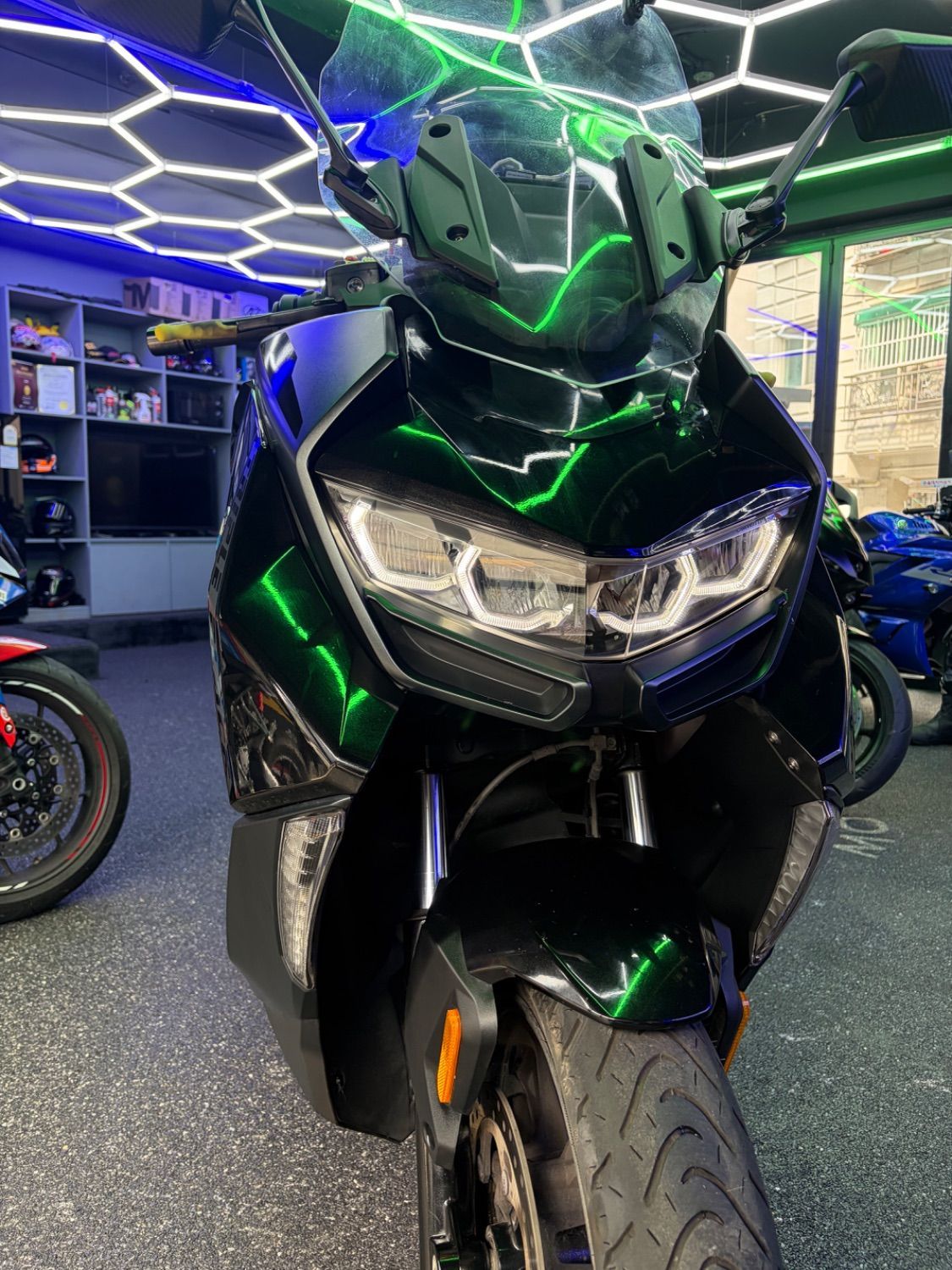 BMW C 400 GT thumb 2