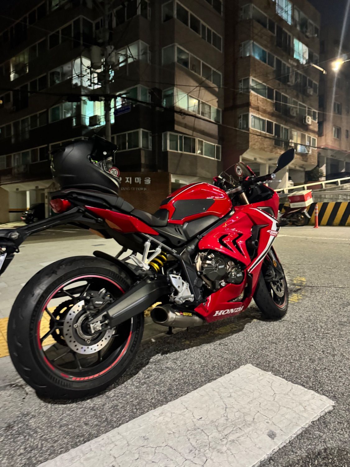 혼다 CBR 650 R MT 8