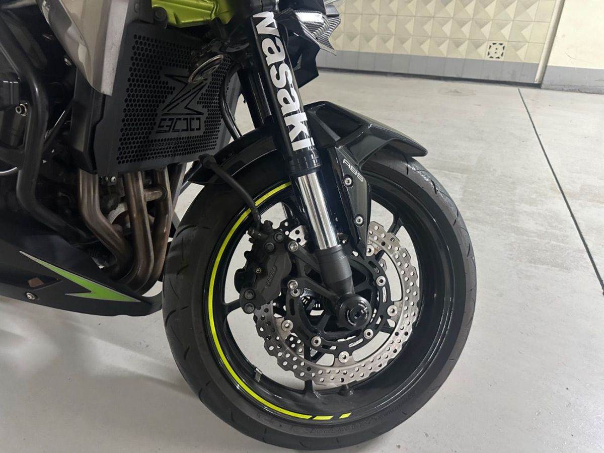 가와사키 Z 900 4