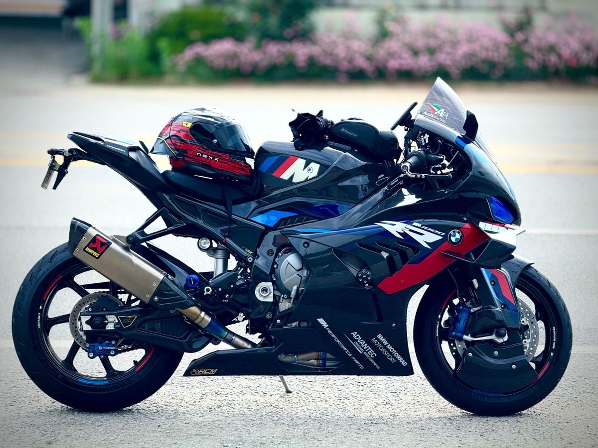 BMW M 1000 RR 7