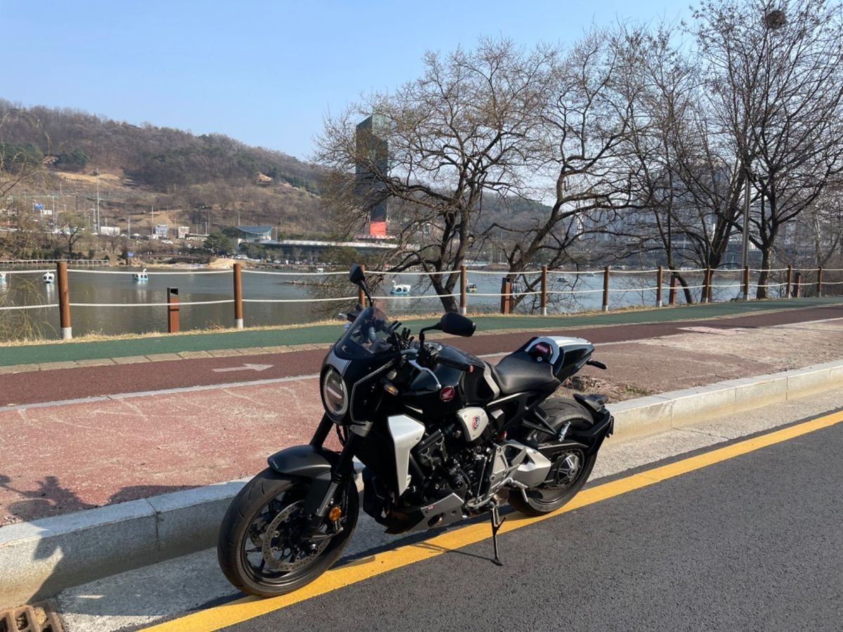 혼다 CB 1000 R main