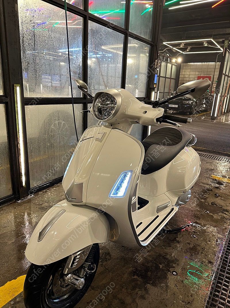 베스파 GTS 125 슈퍼스포츠 main
