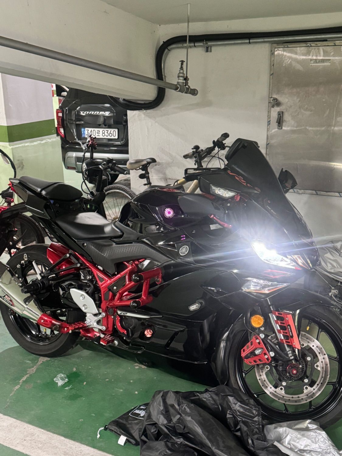 야마하 YZF R3 thumb 2