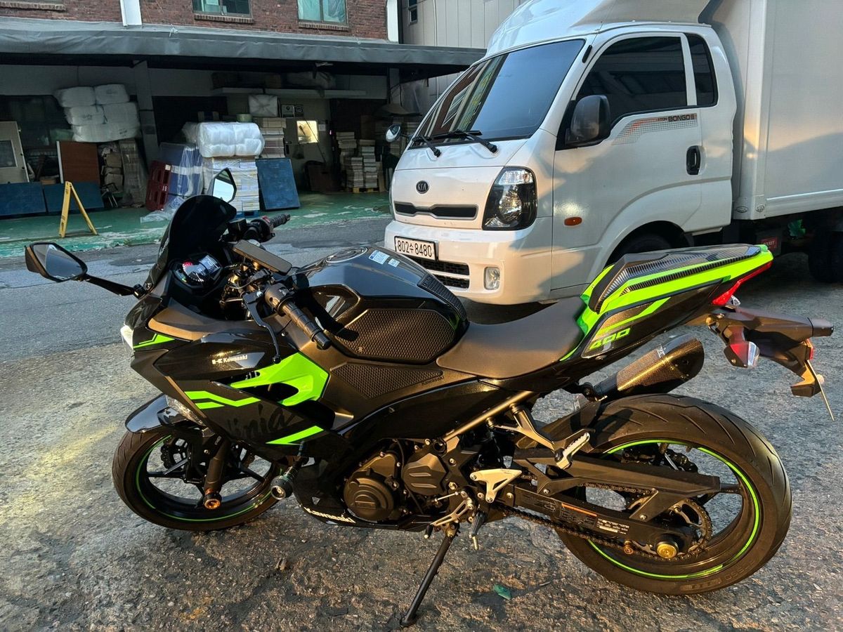 가와사키 닌자 400 ABS 7