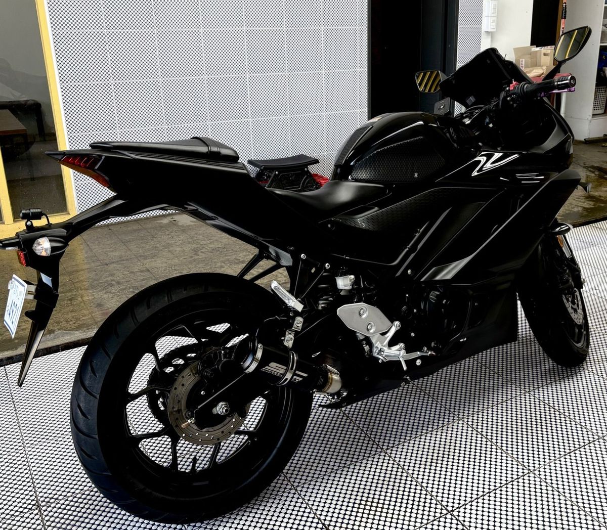 야마하 YZF R3 thumb 2