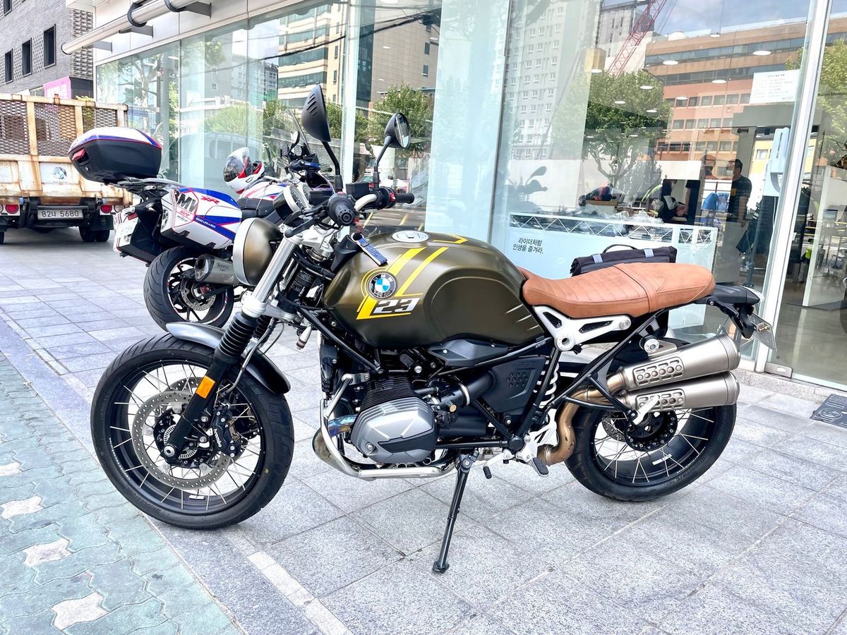 BMW R nine T 스크램블러 main