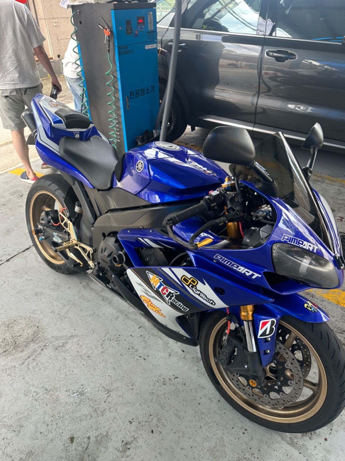 야마하 YZF R1 thumb 2