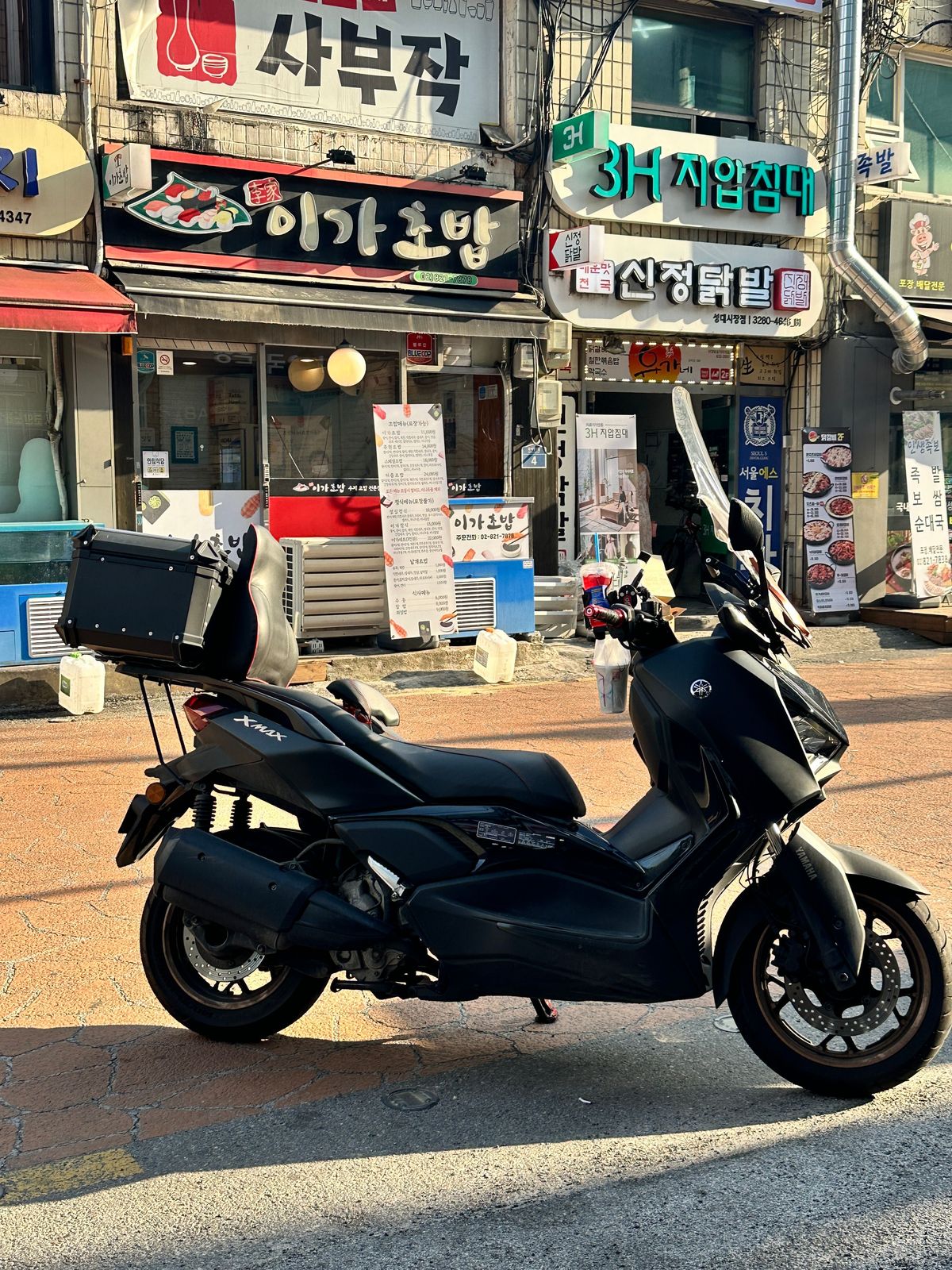 야마하 XMAX 300 ABS main