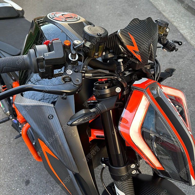 KTM 1290 슈퍼듀크 R 4