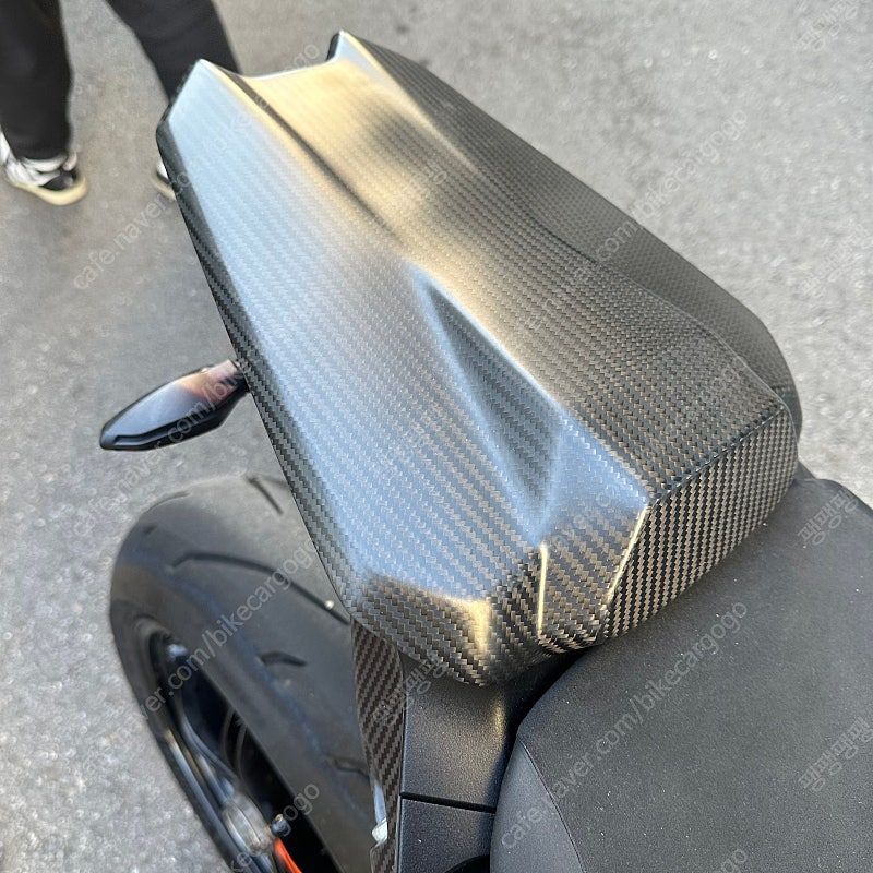 KTM 1290 슈퍼듀크 R 8