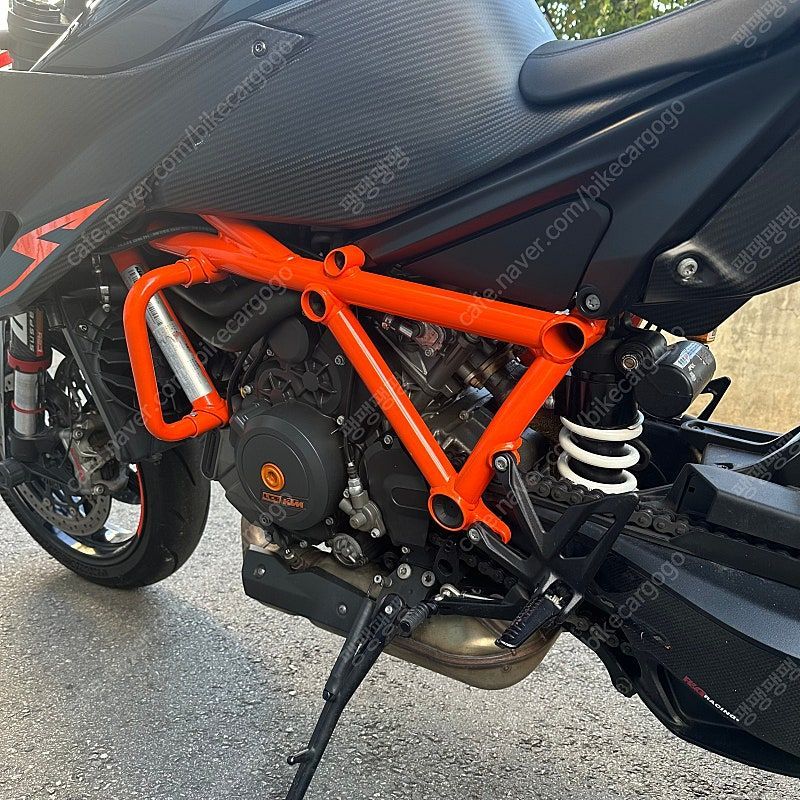 KTM 1290 슈퍼듀크 R 13