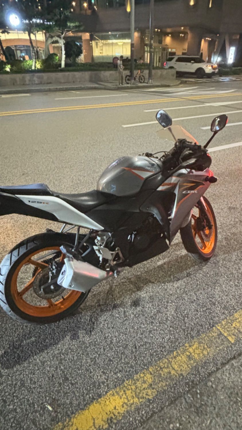 혼다 CBR 125 R more