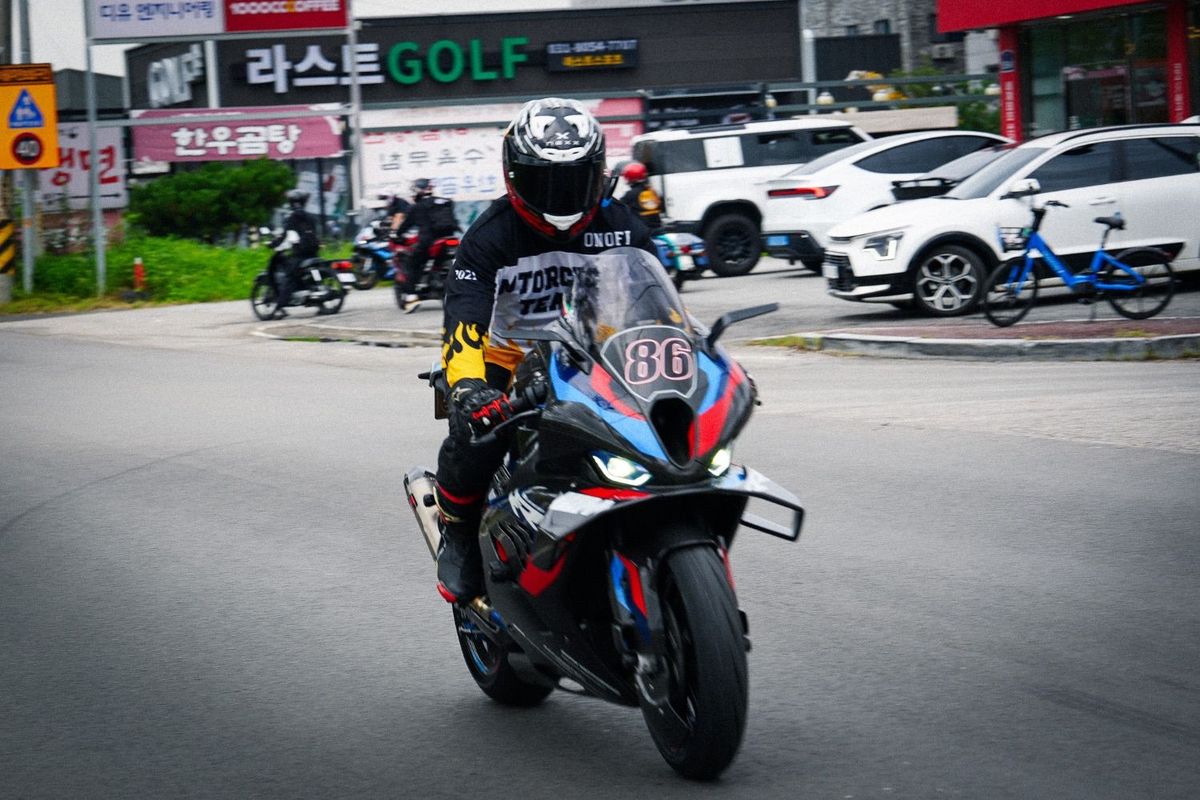 BMW M 1000 RR 5