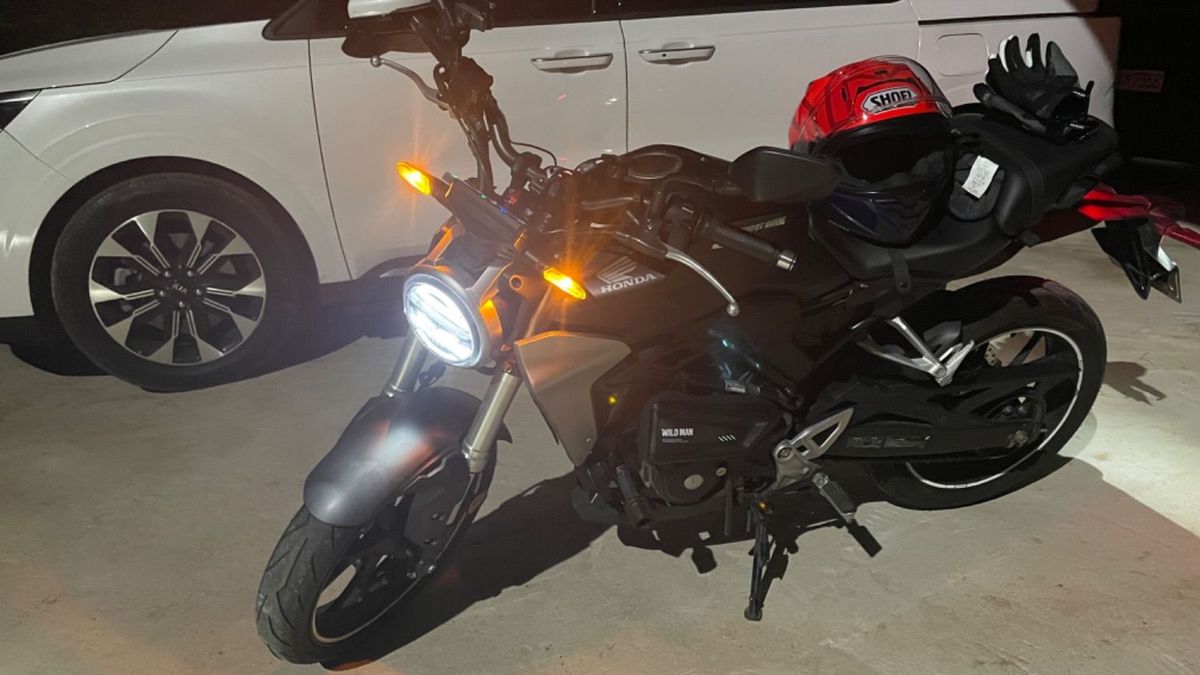 혼다 CB 300 R main