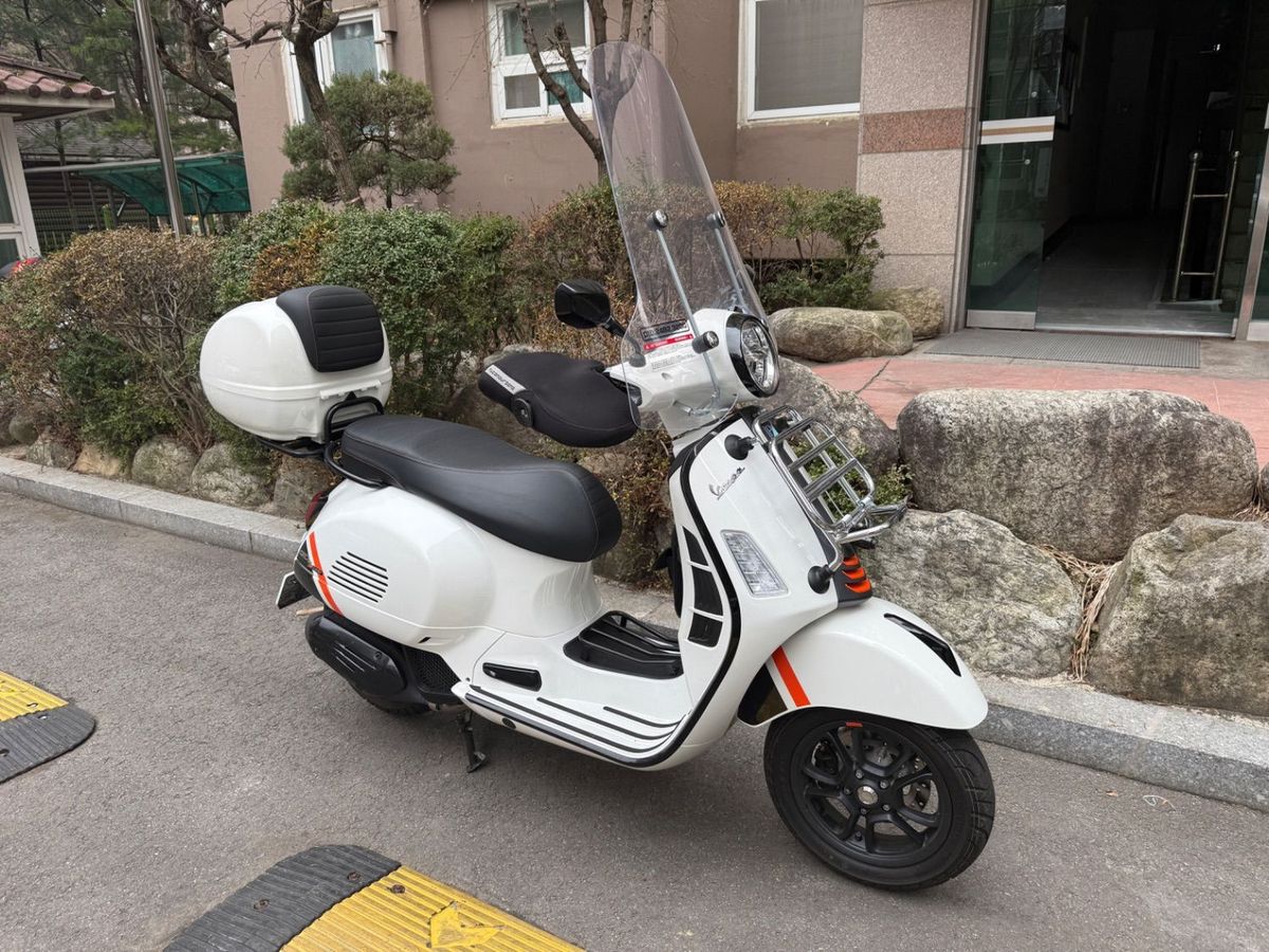 베스파 GTS 125 슈퍼스포츠 main