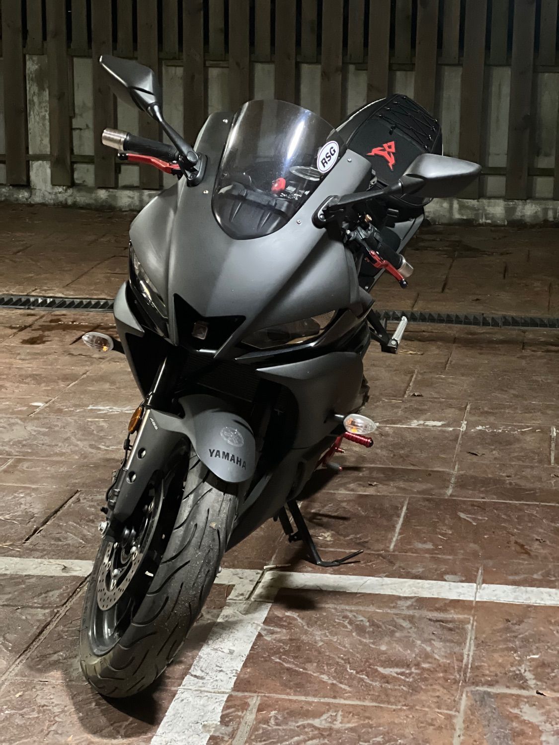 야마하 YZF R3 more