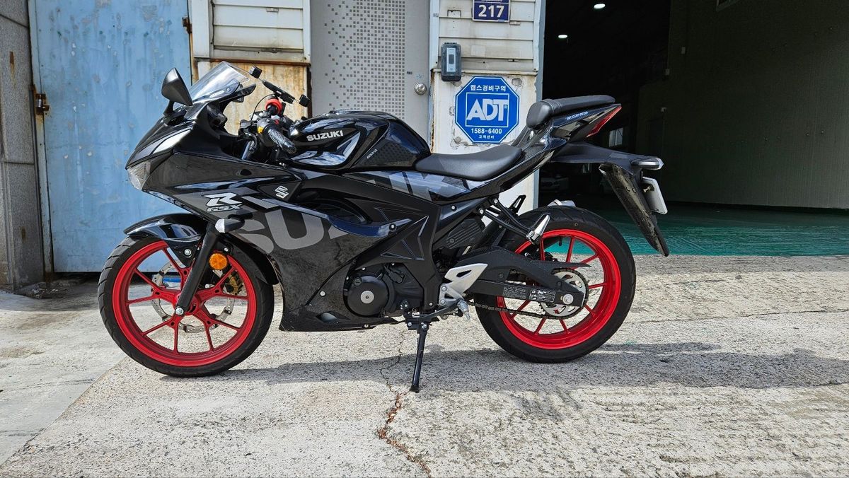 스즈키 GSX R 125 ABS 4