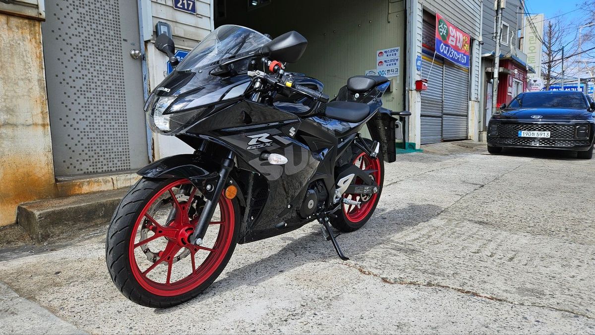 스즈키 GSX R 125 ABS main