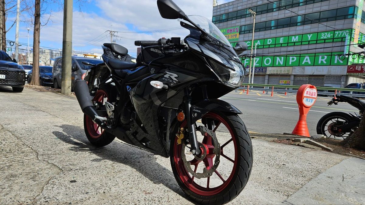 스즈키 GSX R 125 ABS thumb 2