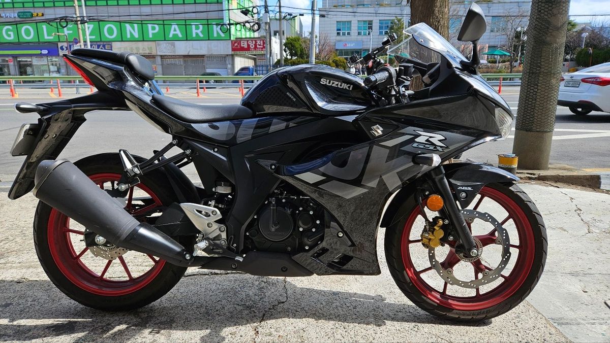 스즈키 GSX R 125 ABS more