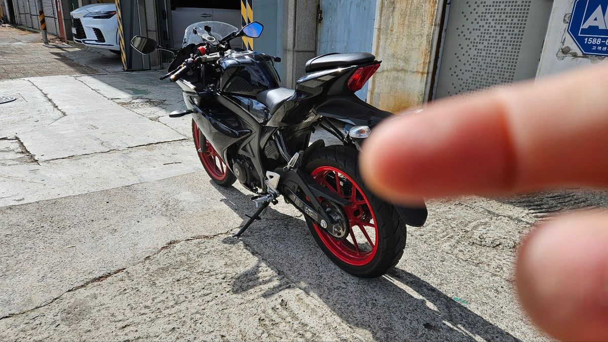 스즈키 GSX R 125 ABS more