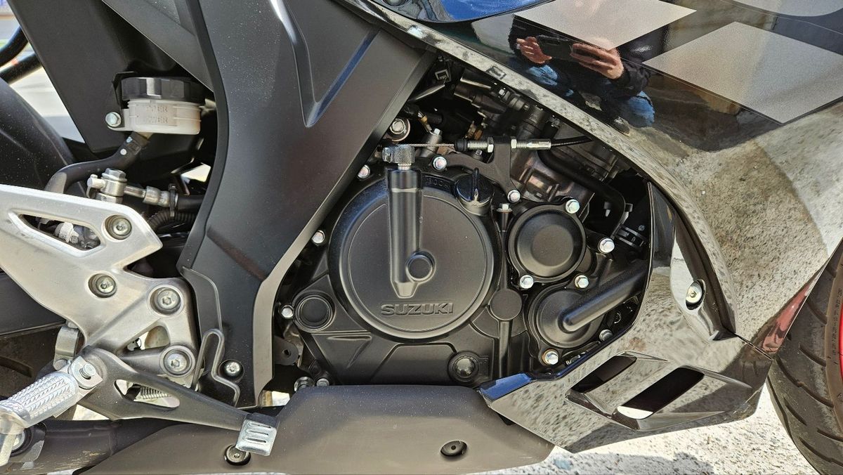 스즈키 GSX R 125 ABS 10