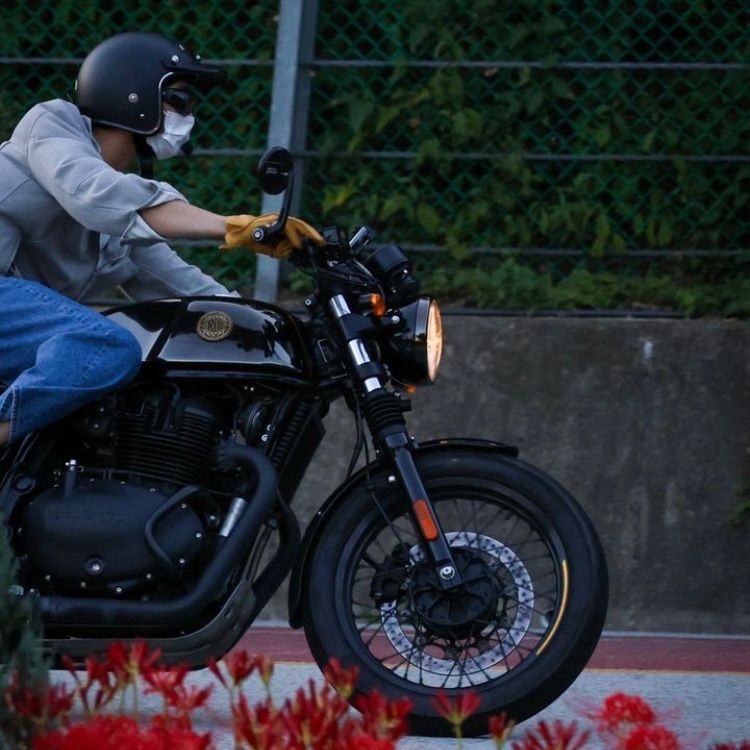 로얄엔필드 컨티넨탈 GT 650 more