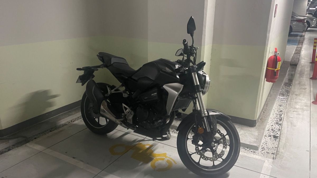 혼다 CB 300 R 4