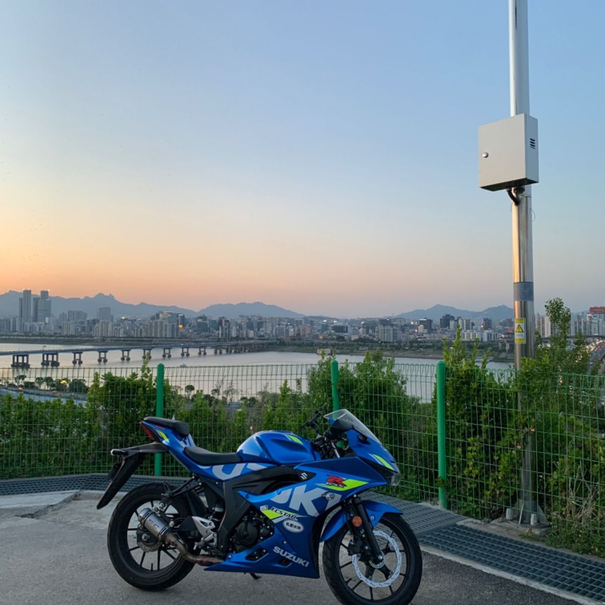 스즈키 GSX R 125 ABS main