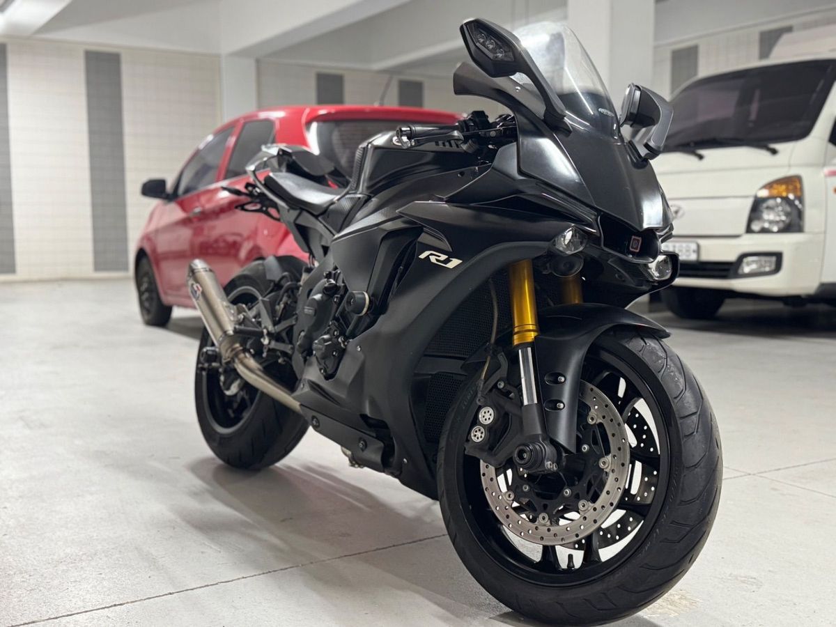 야마하 YZF R1 thumb 2
