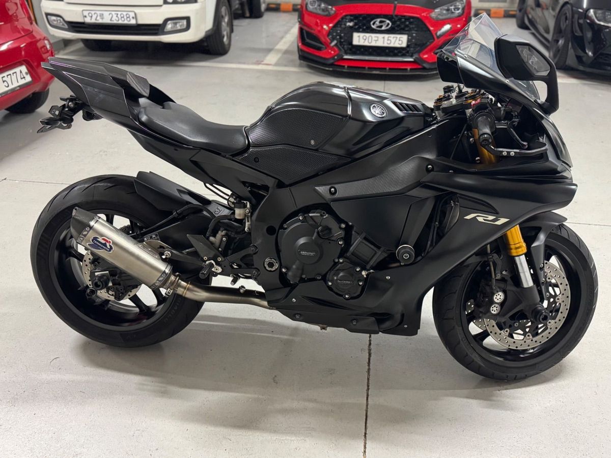 야마하 YZF R1 more