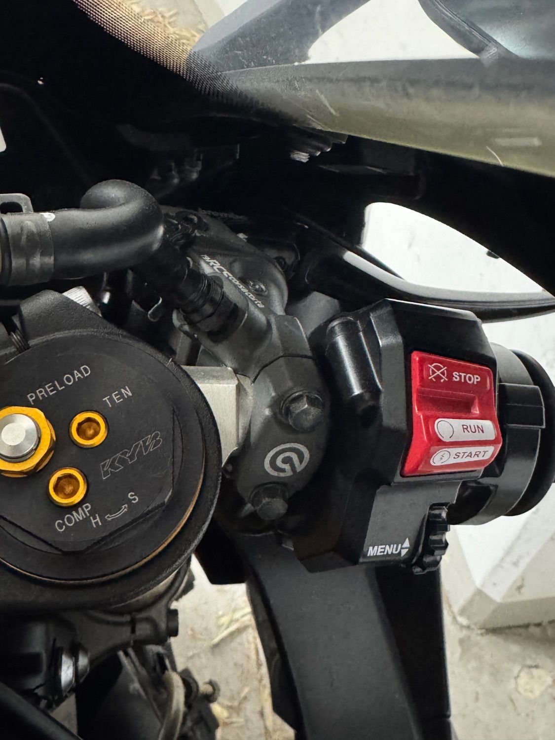 야마하 YZF R1 8