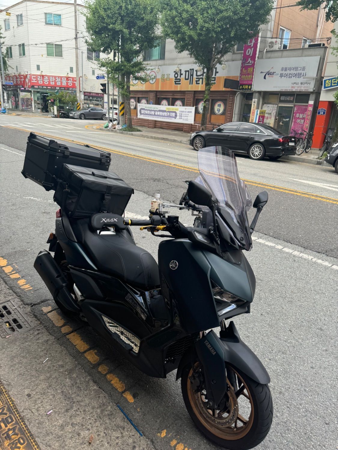 야마하 XMAX 300 ABS main