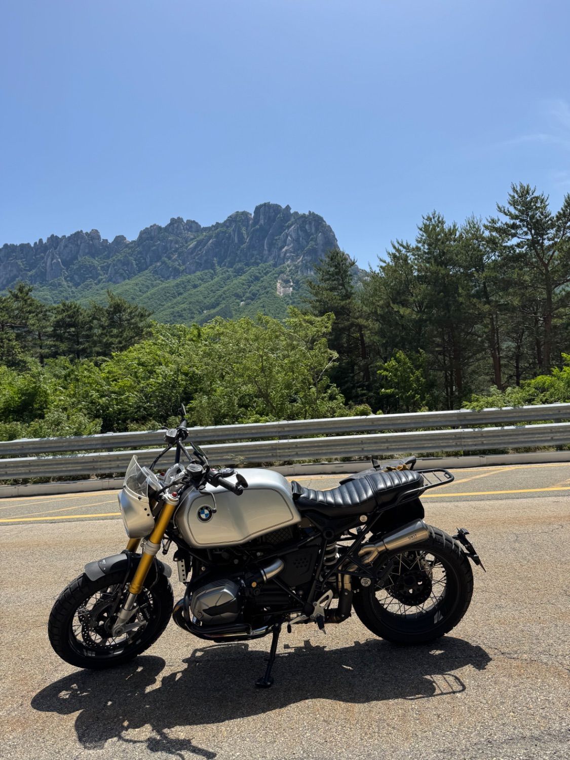 BMW R nine T  main