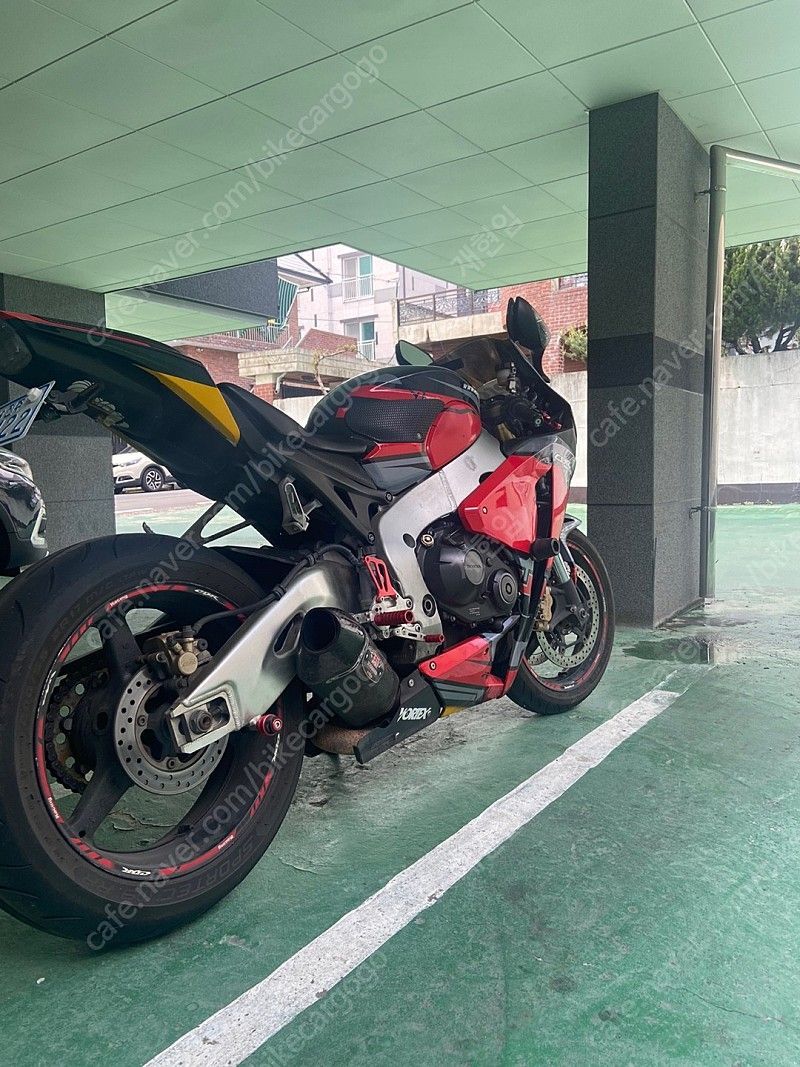 혼다 CBR 1000 RR 4