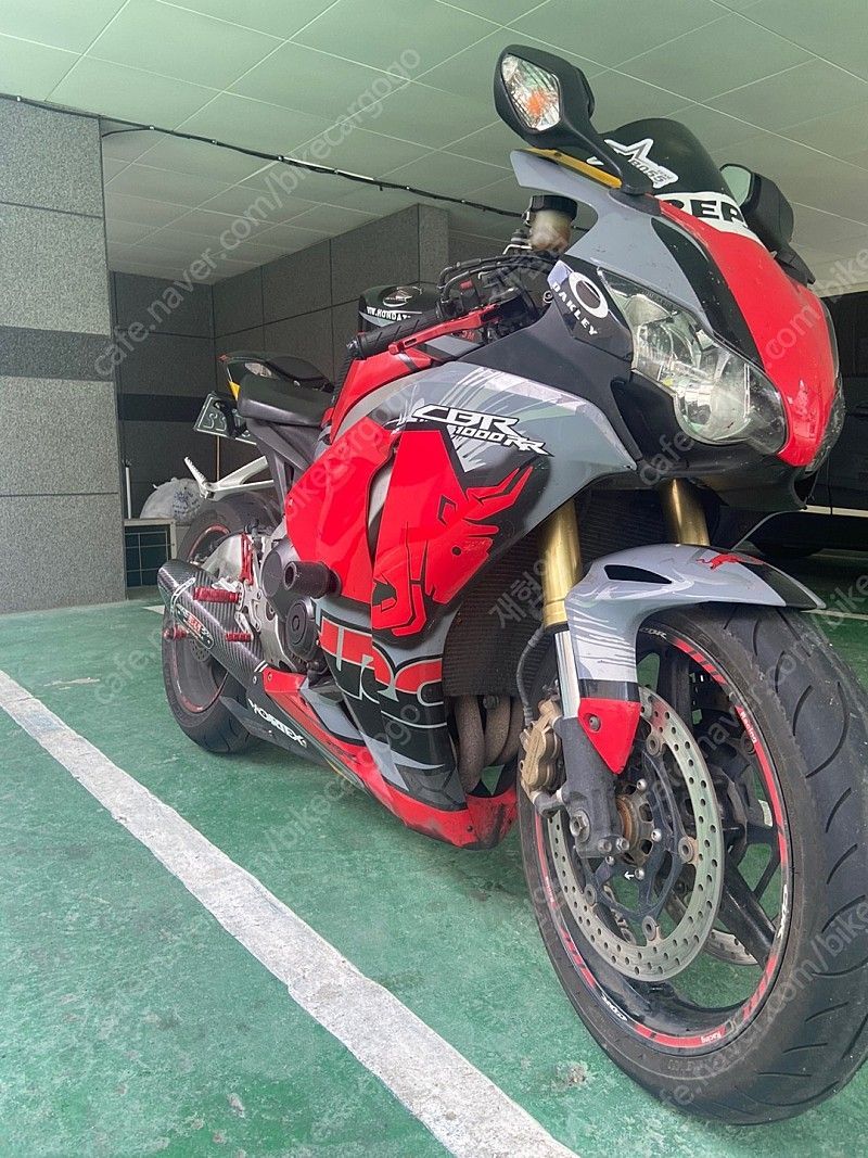 혼다 CBR 1000 RR thumb 2