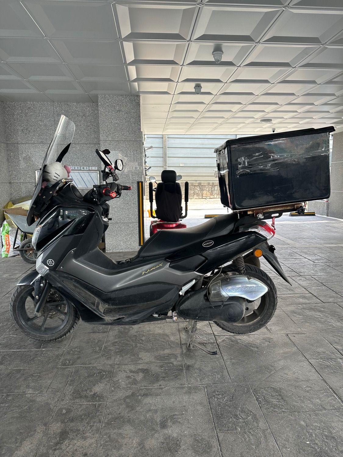 야마하 NMAX 125 more