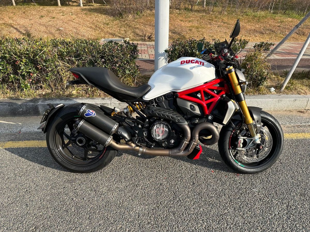 두카티 몬스터 1200 S main