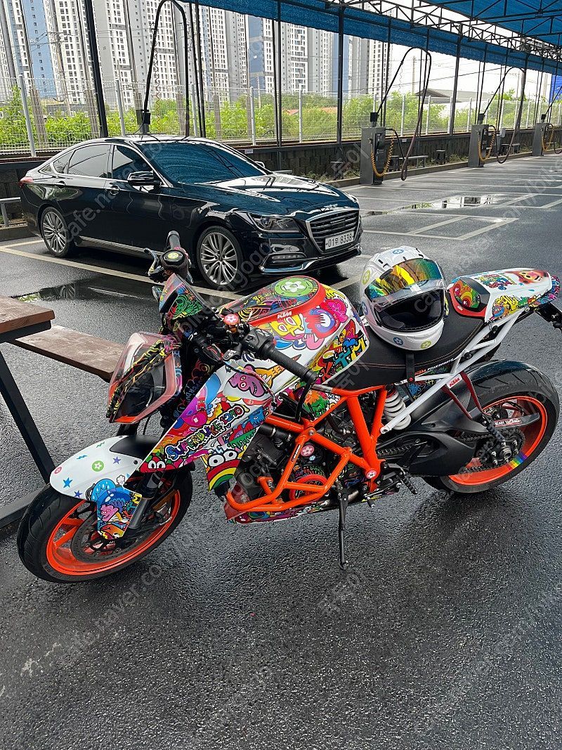 KTM 1290 슈퍼듀크 R main