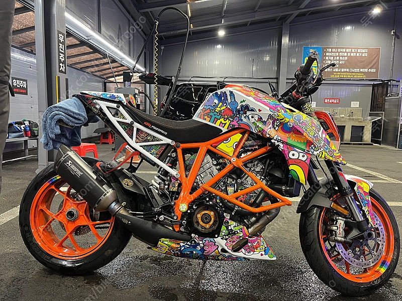 KTM 1290 슈퍼듀크 R 4